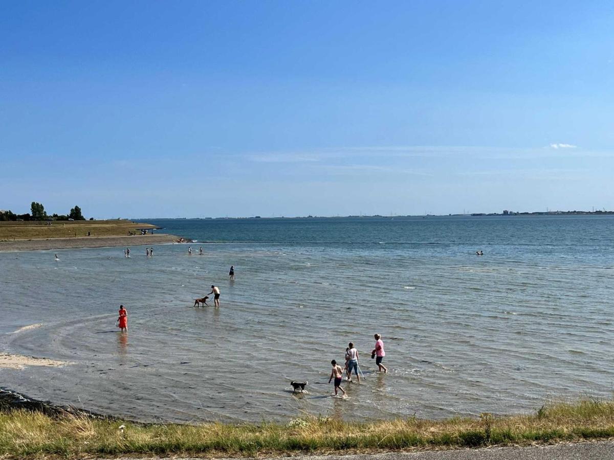 Oosterschelde Lodge Met Veel Privacy En Dicht Bij Het Water Scherpenisse Екстериор снимка